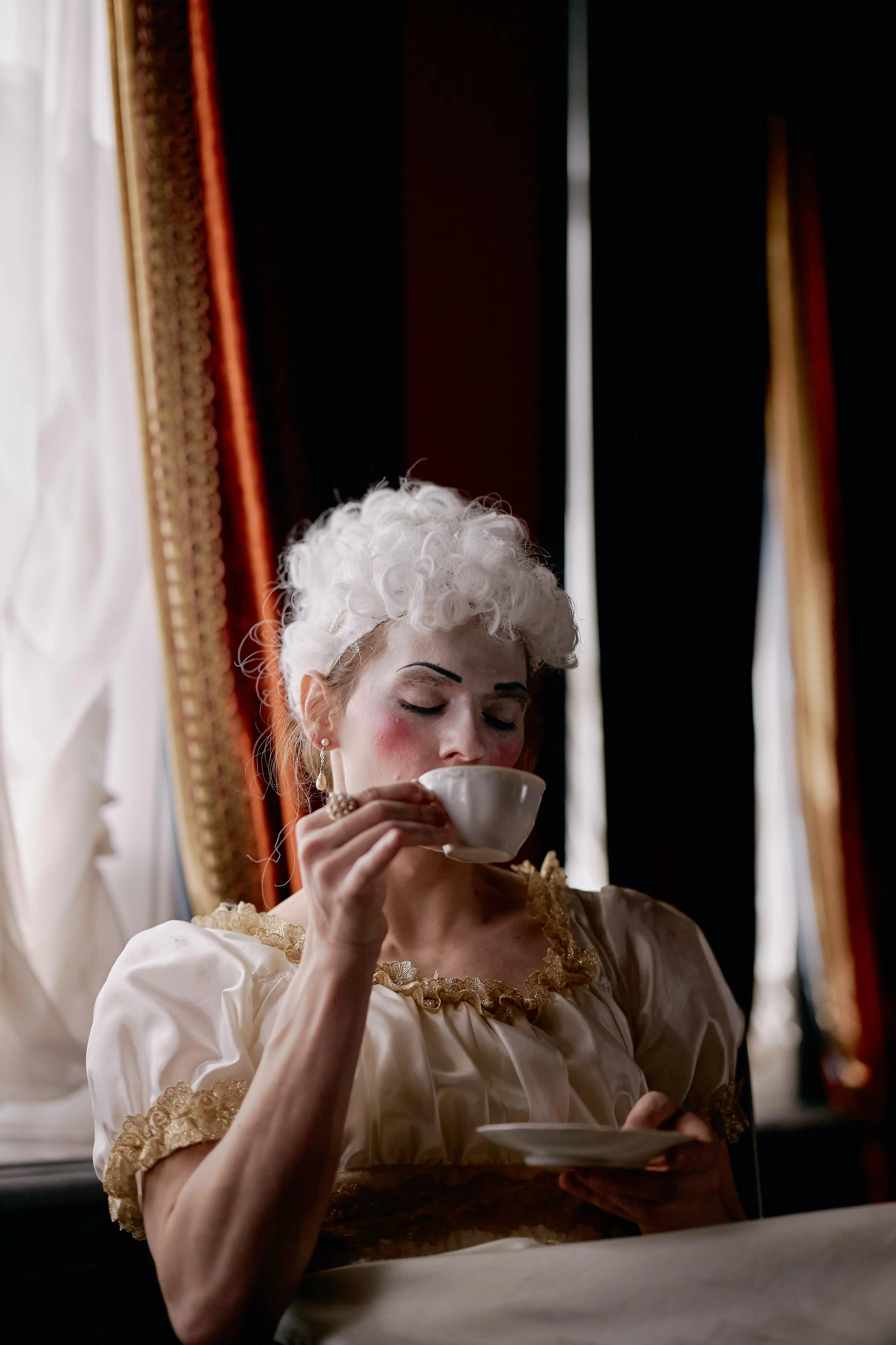 Royal drinking tea