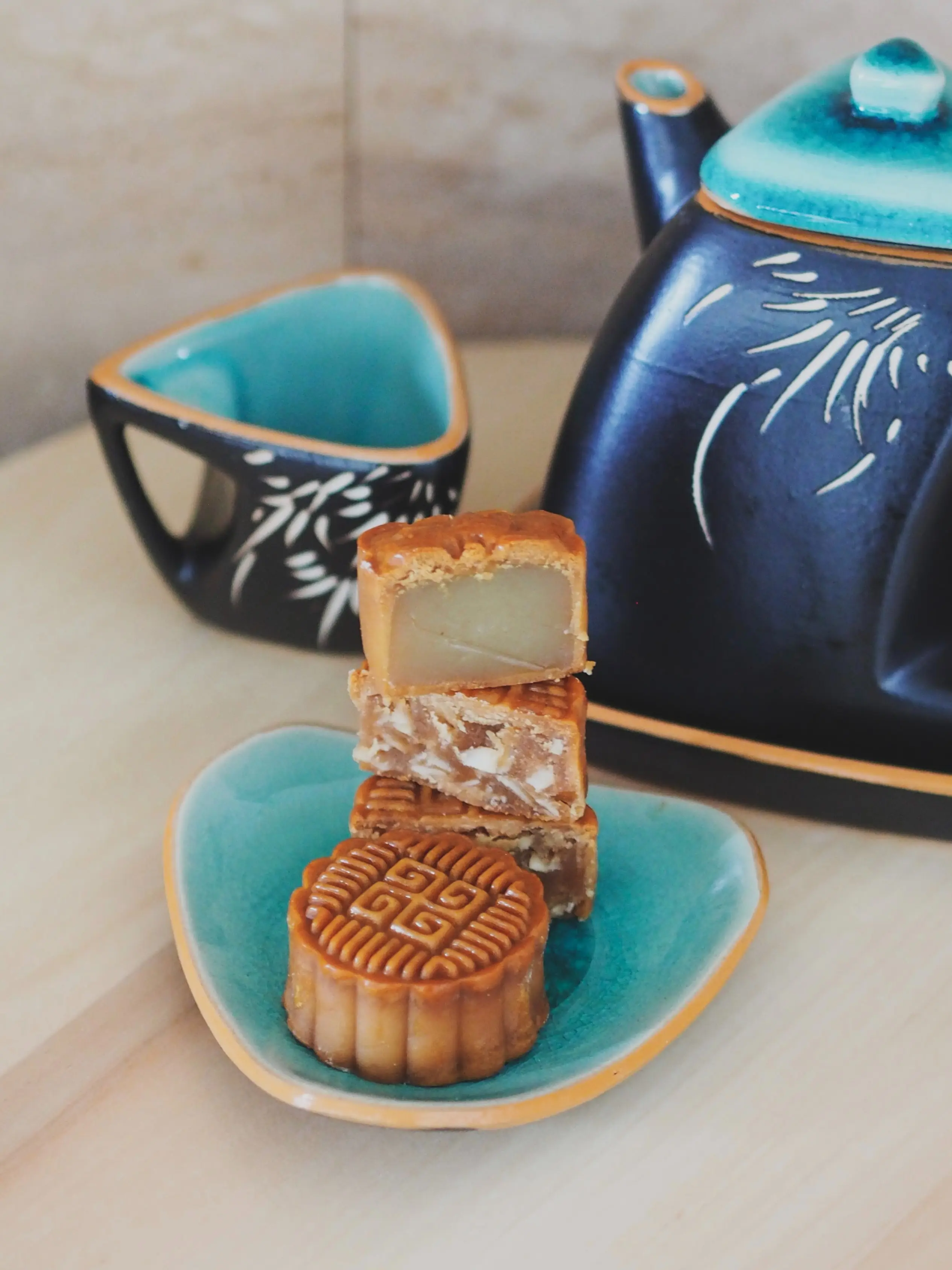 Taiwanese mooncake and tea